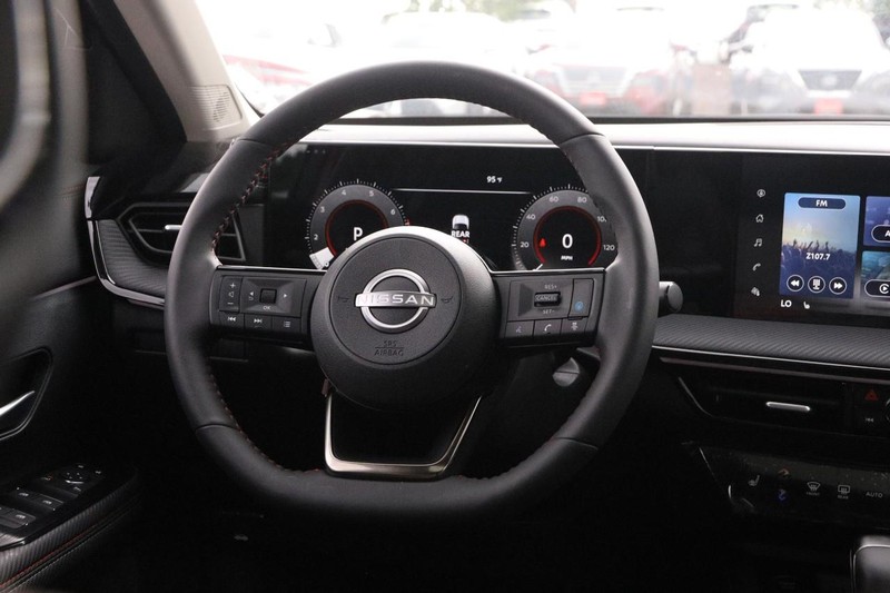 Nissan Kicks Vehicle Image 22