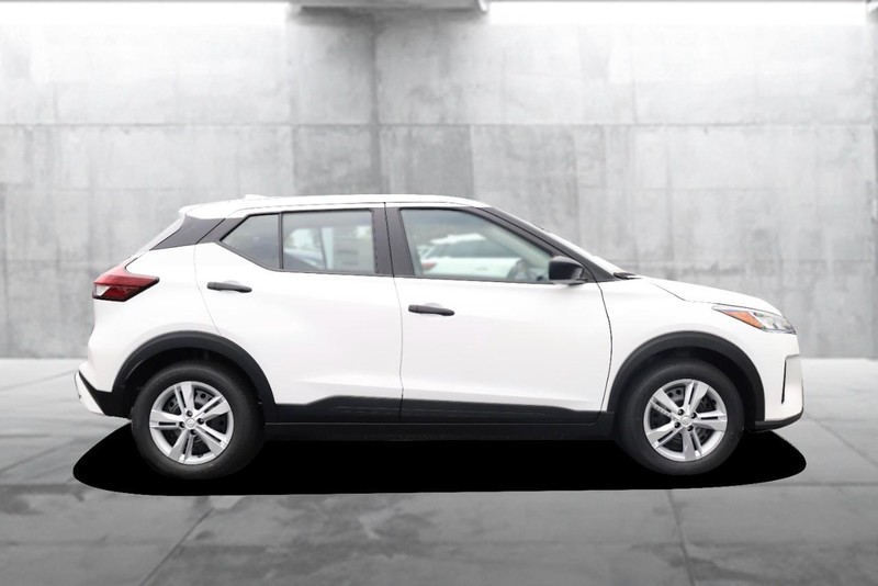 Nissan Kicks Play Vehicle Image 05