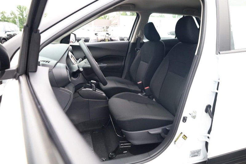 Nissan Kicks Play Vehicle Image 10
