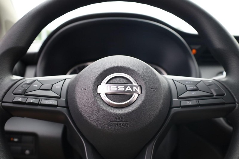 Nissan Kicks Play Vehicle Image 11