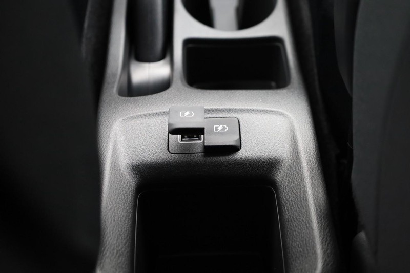 Nissan Kicks Play Vehicle Image 22