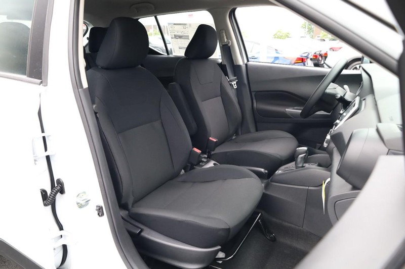 Nissan Kicks Play Vehicle Image 25
