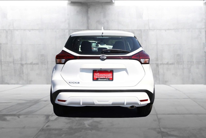 Nissan Kicks Play Vehicle Image 06