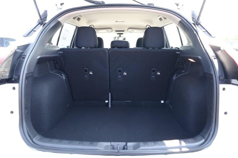 Nissan Kicks Play Vehicle Image 07