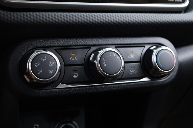 Nissan Kicks Play Vehicle Image 15