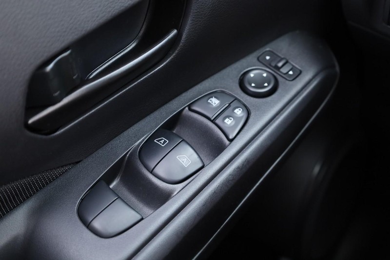 Nissan Kicks Play Vehicle Image 19