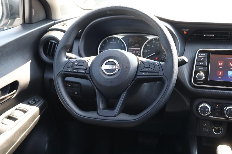 Nissan Kicks Play Vehicle Image 24