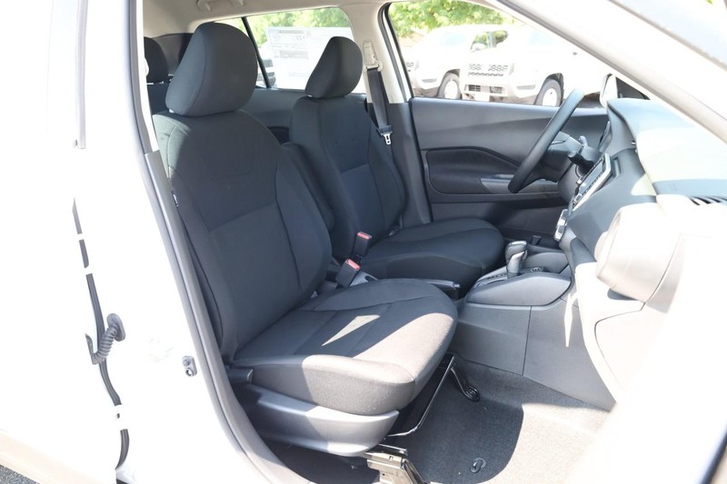 Nissan Kicks Play Vehicle Image 25