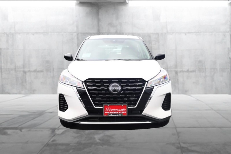 Nissan Kicks Play Vehicle Image 04