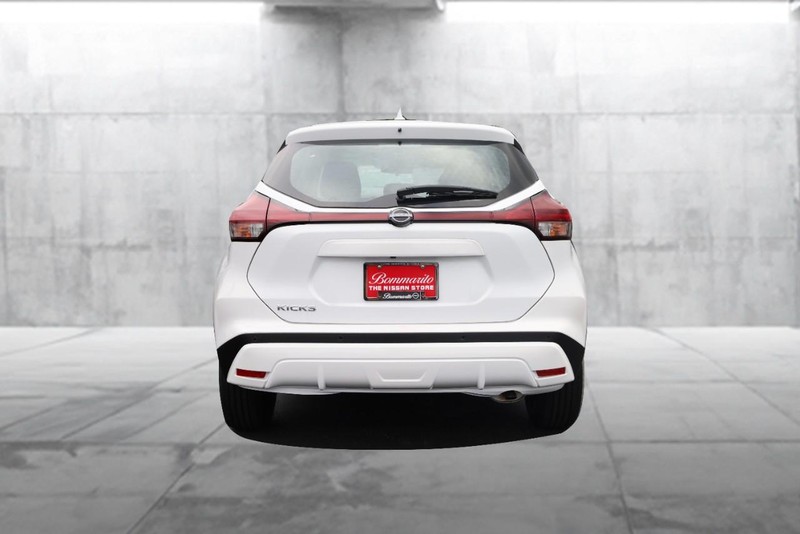 Nissan Kicks Play Vehicle Image 06