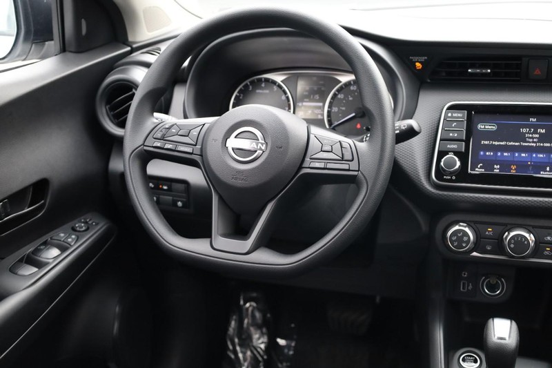 Nissan Kicks Play Vehicle Image 24