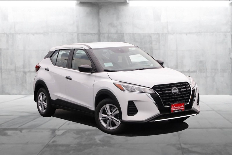 Nissan Kicks Play Vehicle Image 02