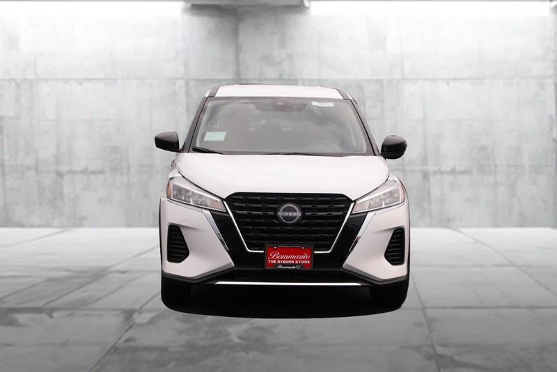 Nissan Kicks Play Vehicle Image 04