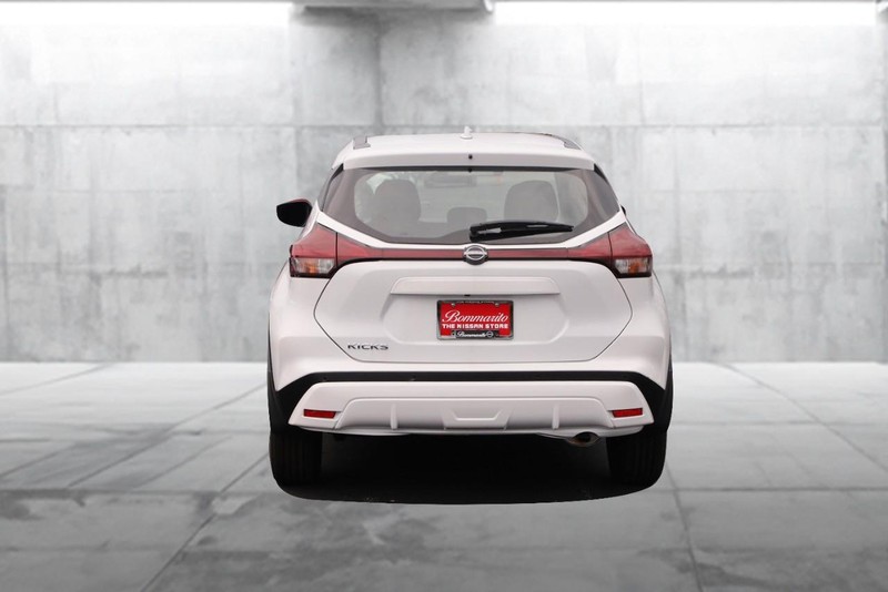 Nissan Kicks Play Vehicle Image 06