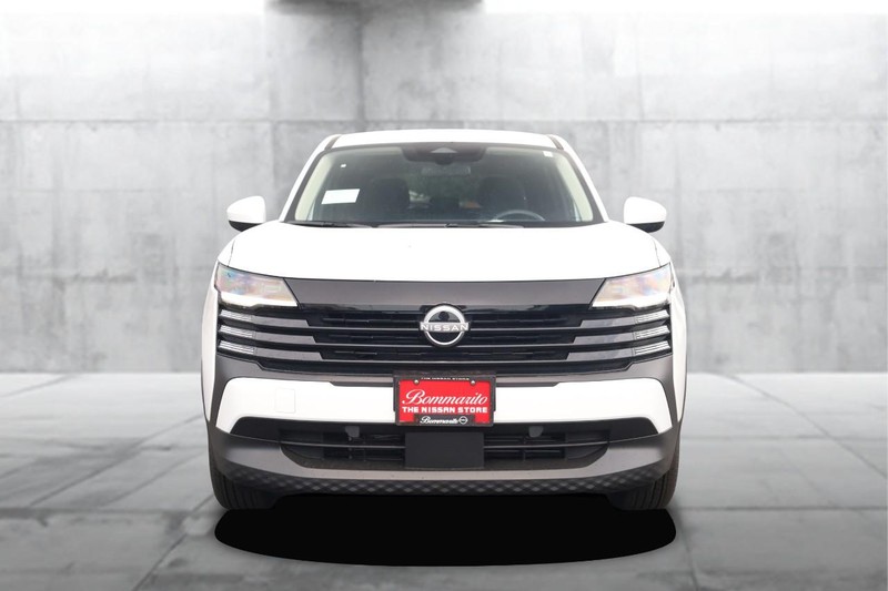 Nissan Kicks Vehicle Image 04