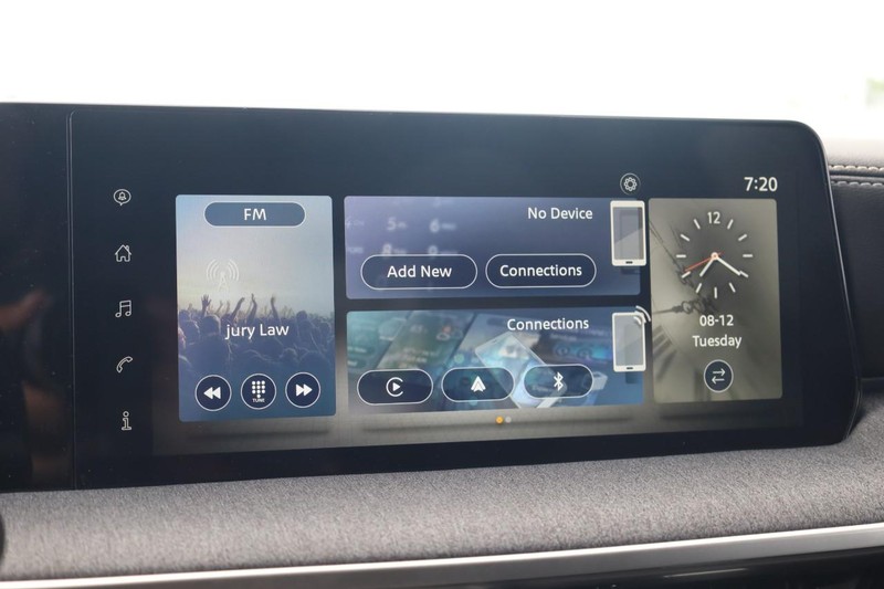Nissan Kicks Vehicle Image 11