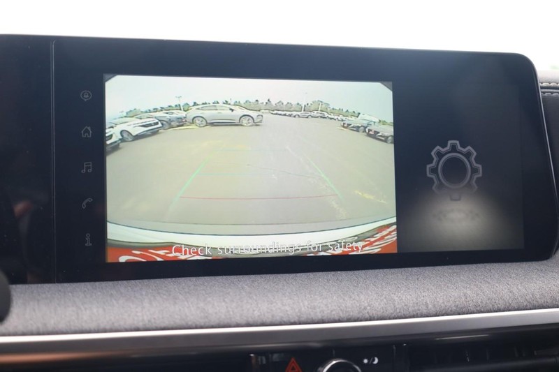 Nissan Kicks Vehicle Image 12