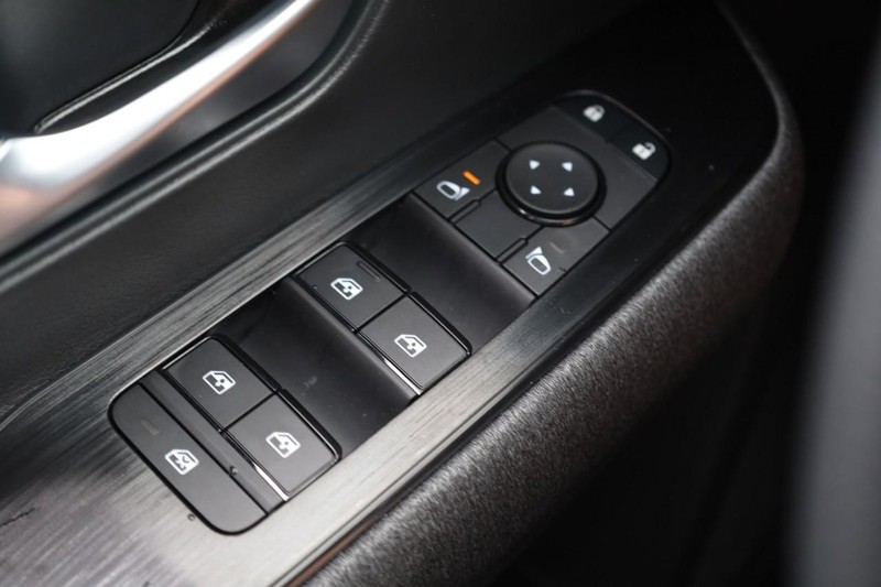 Nissan Kicks Vehicle Image 18