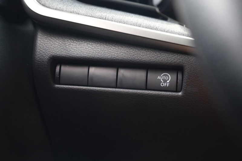Nissan Kicks Vehicle Image 19