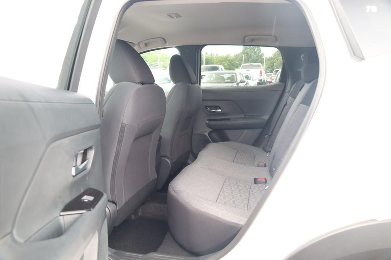 Nissan Kicks Vehicle Image 21