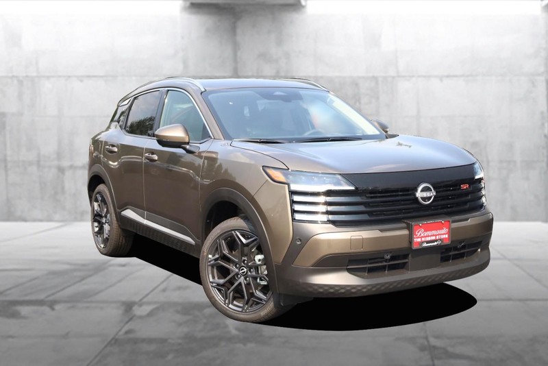 Nissan Kicks Vehicle Image 02