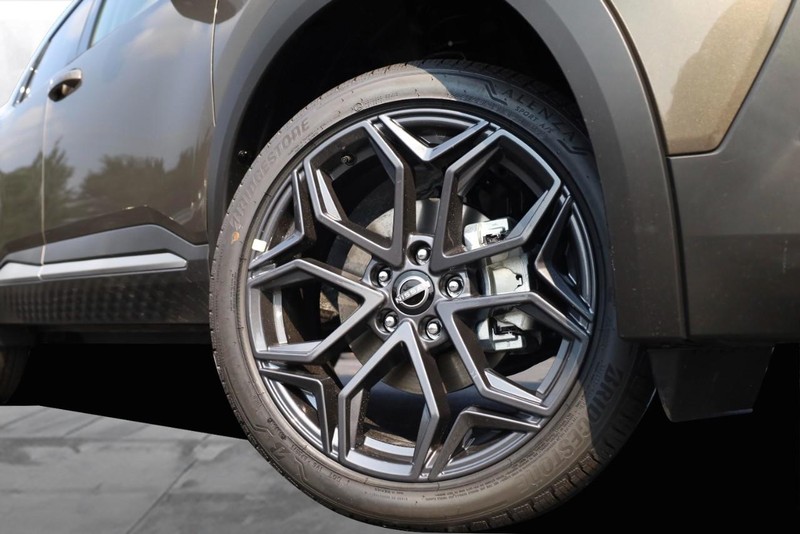 Nissan Kicks Vehicle Image 03