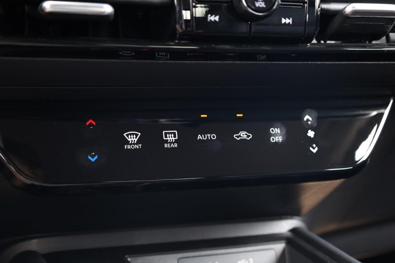 Nissan Kicks Vehicle Image 14