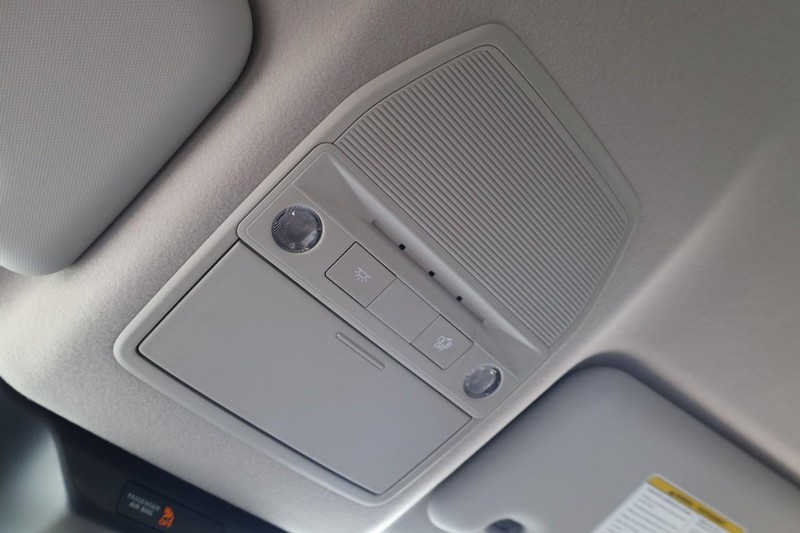 Nissan Kicks Vehicle Image 17