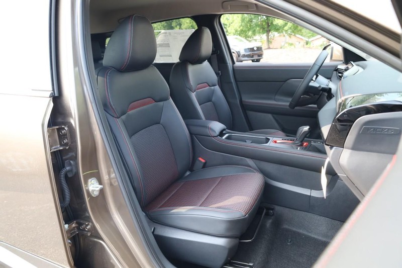 Nissan Kicks Vehicle Image 25