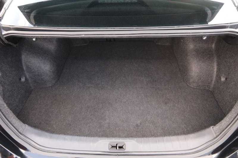Nissan Altima Vehicle Image 07