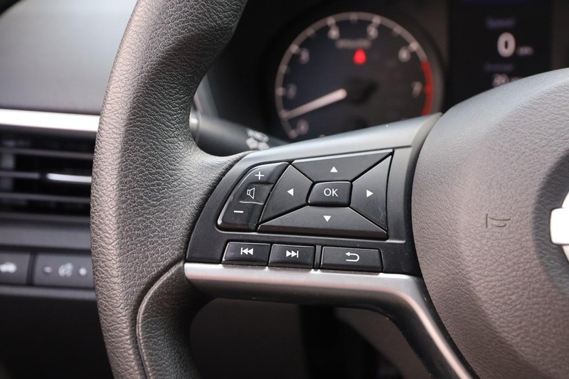 Nissan Altima Vehicle Image 11