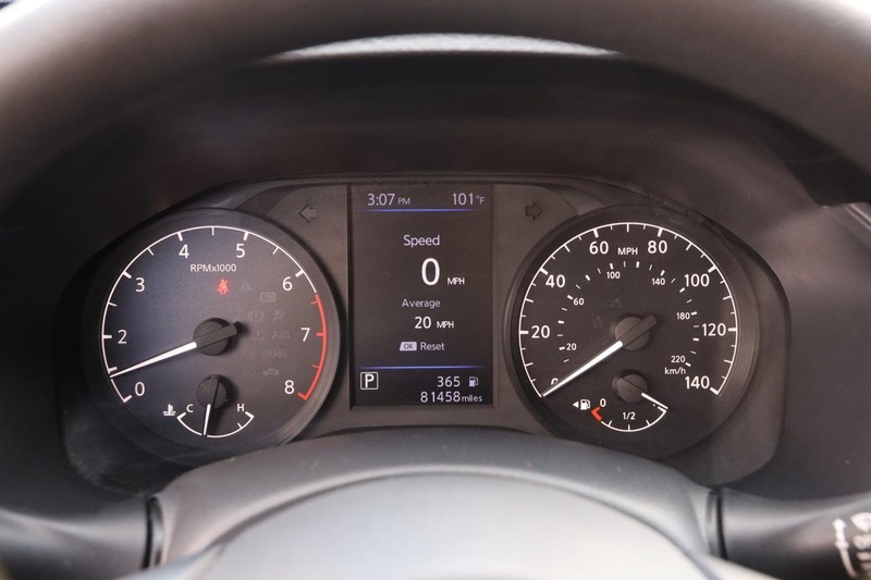 Nissan Altima Vehicle Image 13