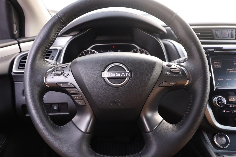 Nissan Murano Vehicle Image 10