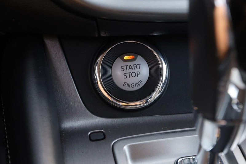 Nissan Murano Vehicle Image 14