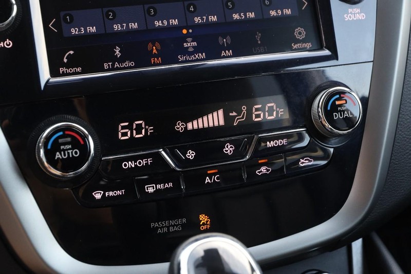 Nissan Murano Vehicle Image 17