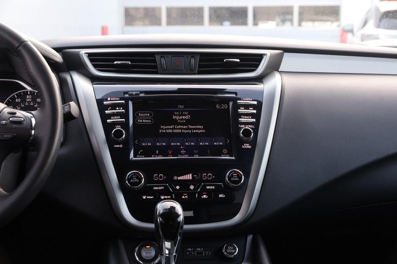 Nissan Murano Vehicle Image 24