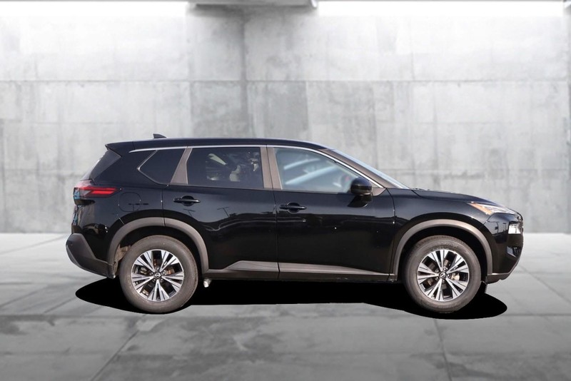 Nissan Rogue Vehicle Image 05