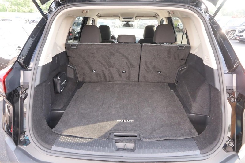 Nissan Rogue Vehicle Image 07