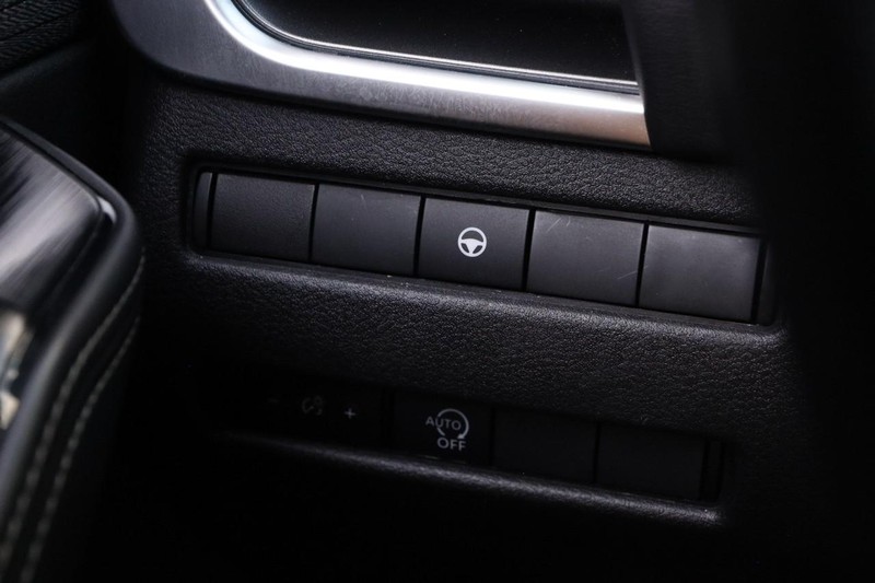 Nissan Rogue Vehicle Image 18