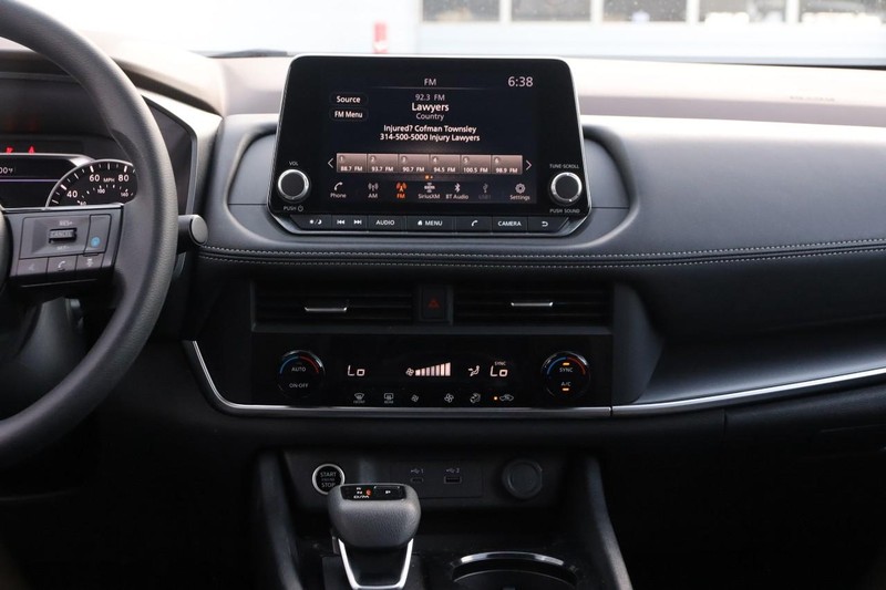 Nissan Rogue Vehicle Image 22