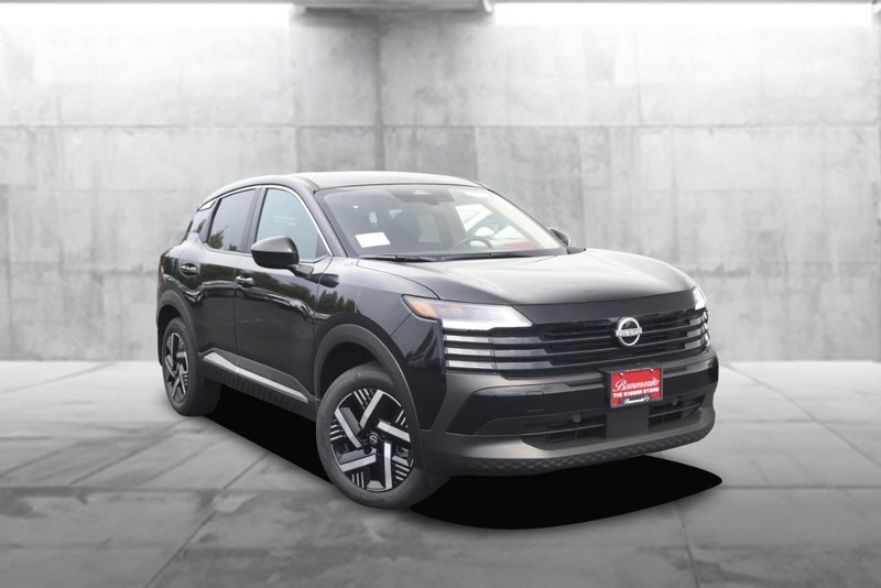 Nissan Kicks Vehicle Image 02