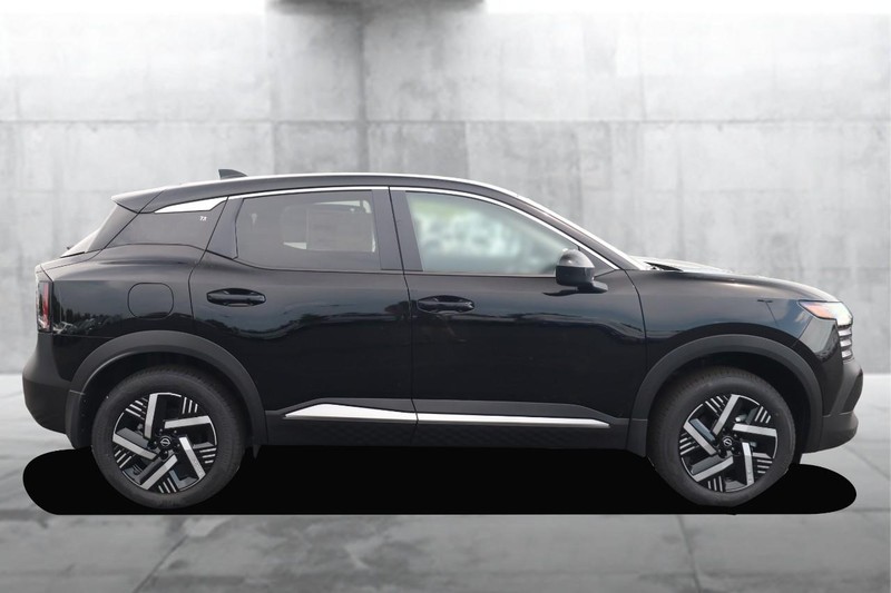 Nissan Kicks Vehicle Image 05