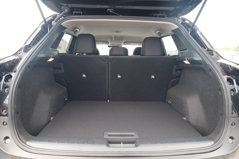 Nissan Kicks Vehicle Image 07
