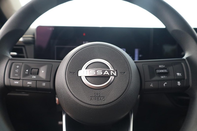 Nissan Kicks Vehicle Image 09