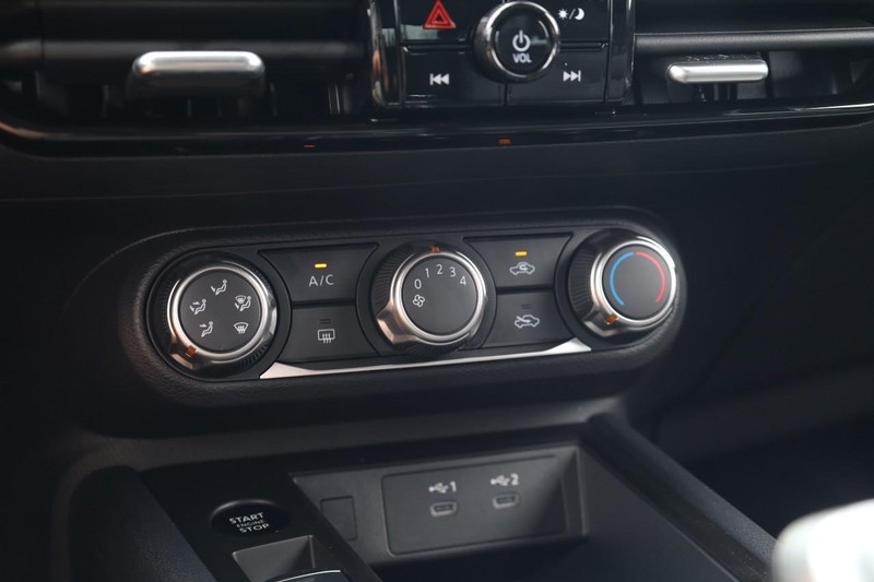 Nissan Kicks Vehicle Image 14