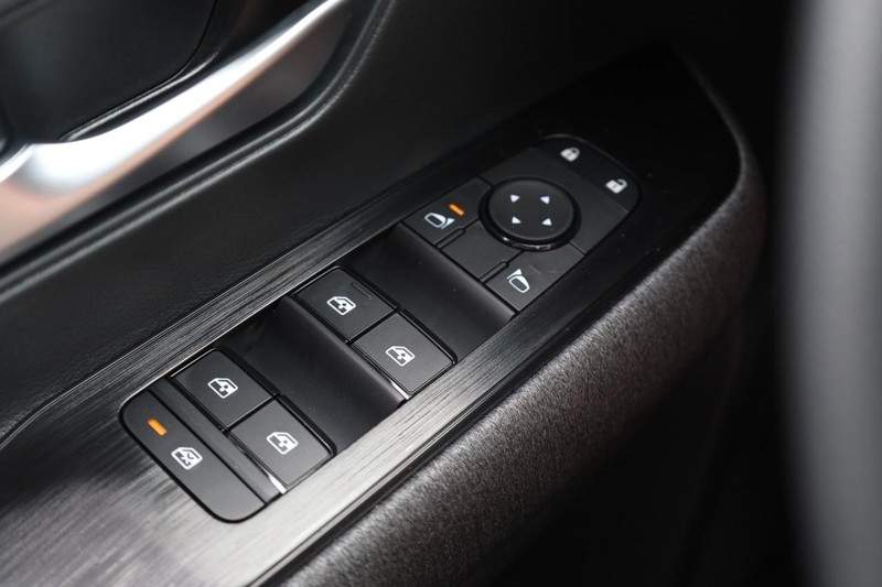 Nissan Kicks Vehicle Image 18