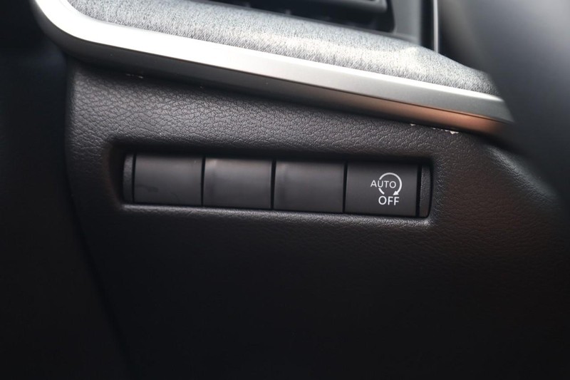 Nissan Kicks Vehicle Image 19