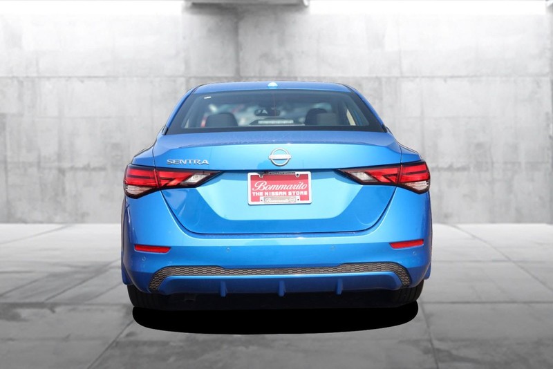 Nissan Sentra Vehicle Image 06