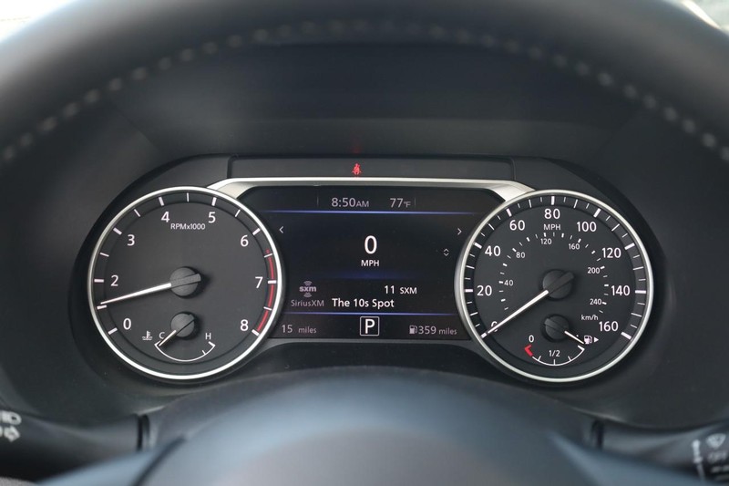 Nissan Sentra Vehicle Image 10