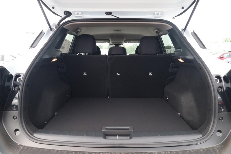 Nissan Kicks Vehicle Image 07